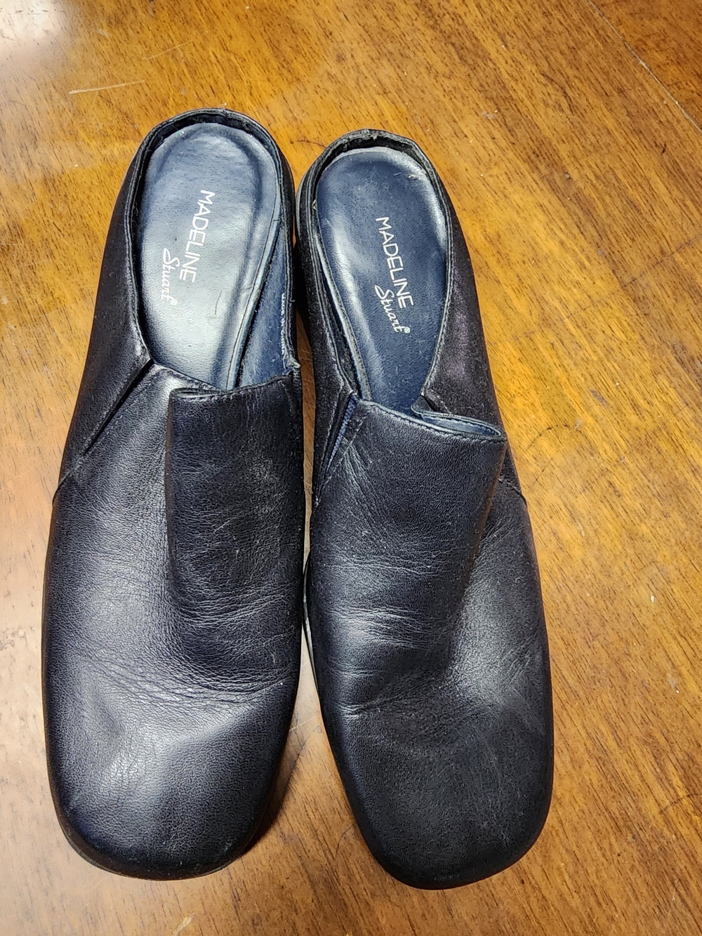 Madeline Stuart Women's Sz 9 90's Black Leather Slip-On Clogs